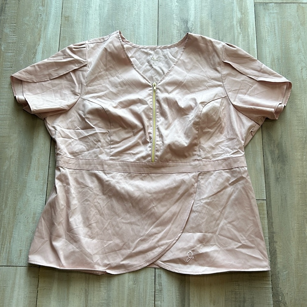 2x Jaanuu scrub top
